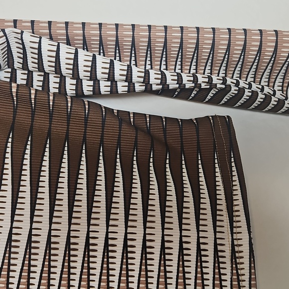 SHEIN Brown and Cream Patterned Long Sleeve Top - Picture 4 of 5